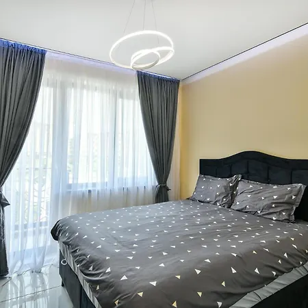 Ocean Wave 2br Free Parking Apartment